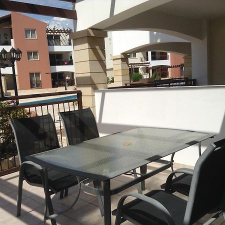 Adriana Holiday Resort Paphos ภายนอก รูปภาพ