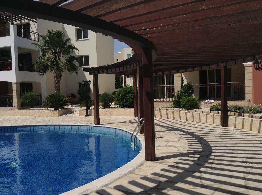 Adriana Holiday Resort Paphos ภายนอก รูปภาพ