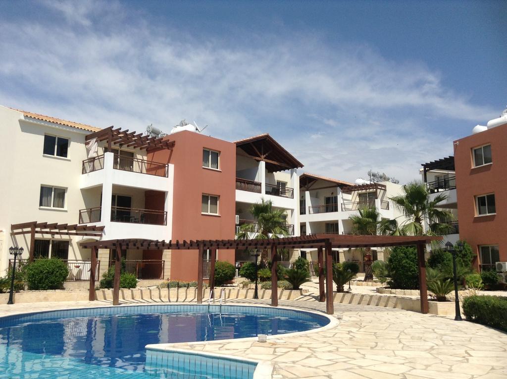 Adriana Holiday Resort Paphos ภายนอก รูปภาพ