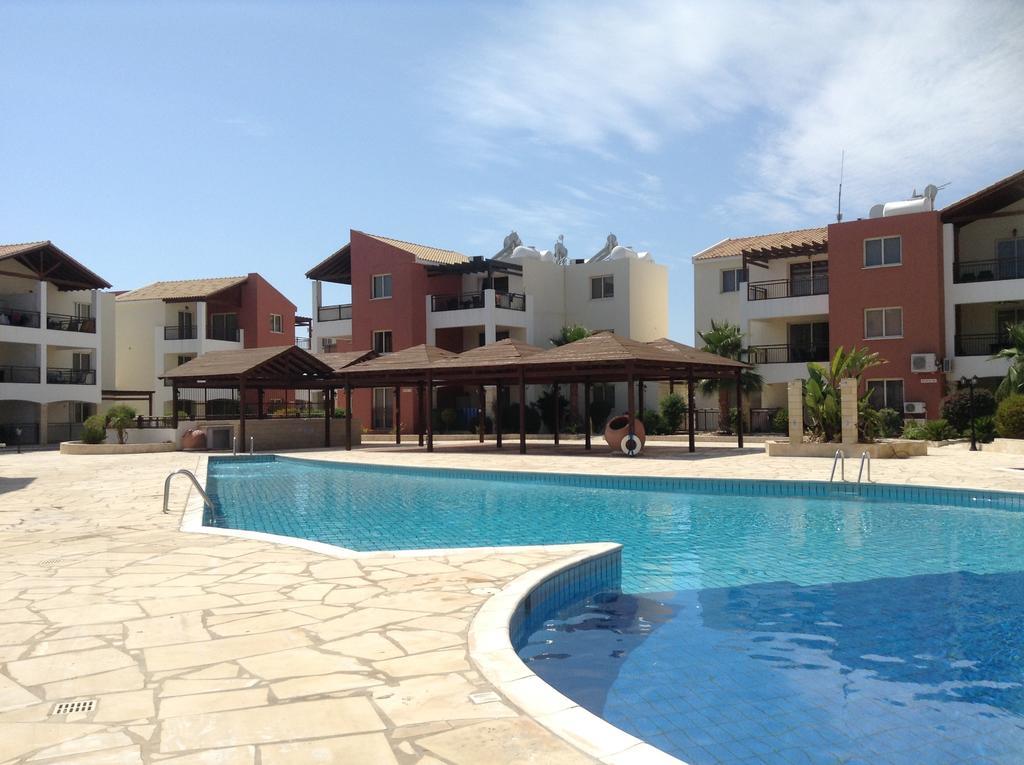 Adriana Holiday Resort Paphos ภายนอก รูปภาพ
