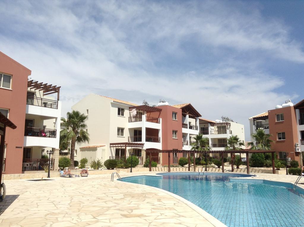Adriana Holiday Resort Paphos ภายนอก รูปภาพ