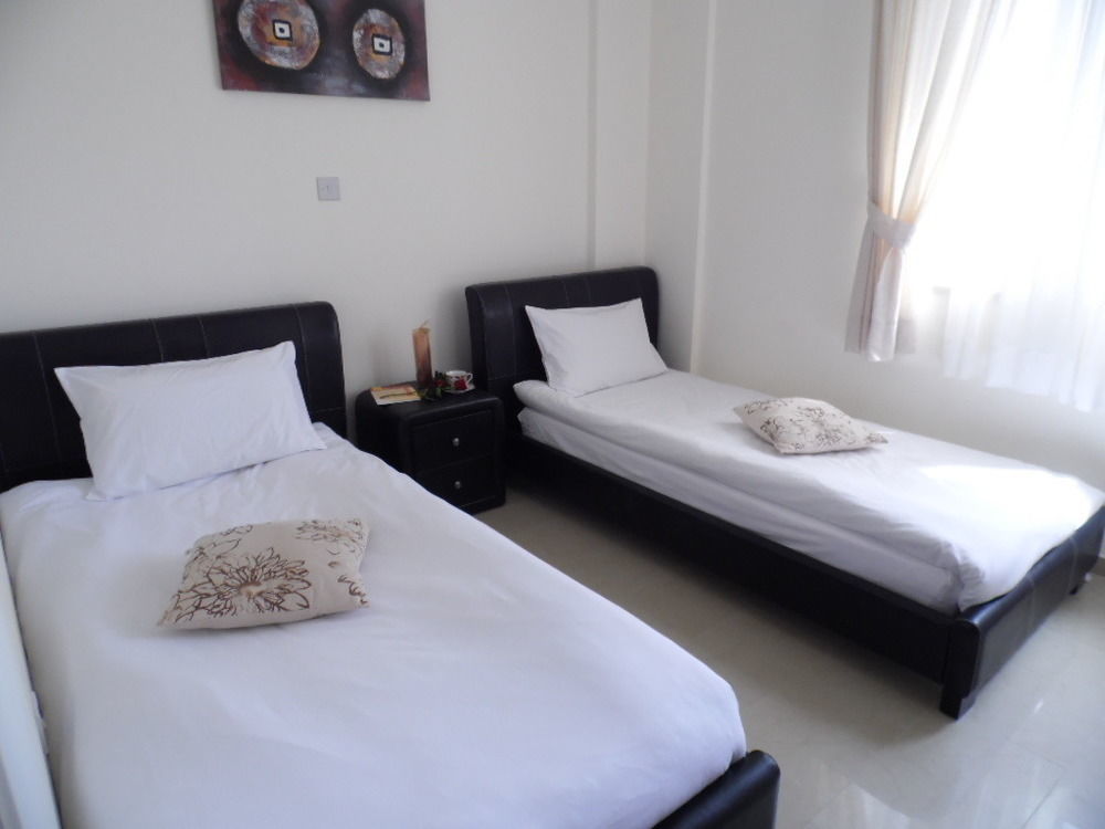 Adriana Holiday Resort Paphos ภายนอก รูปภาพ