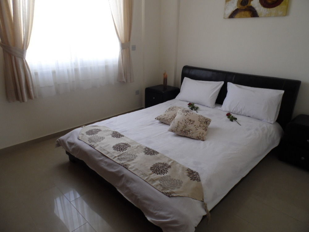 Adriana Holiday Resort Paphos ภายนอก รูปภาพ